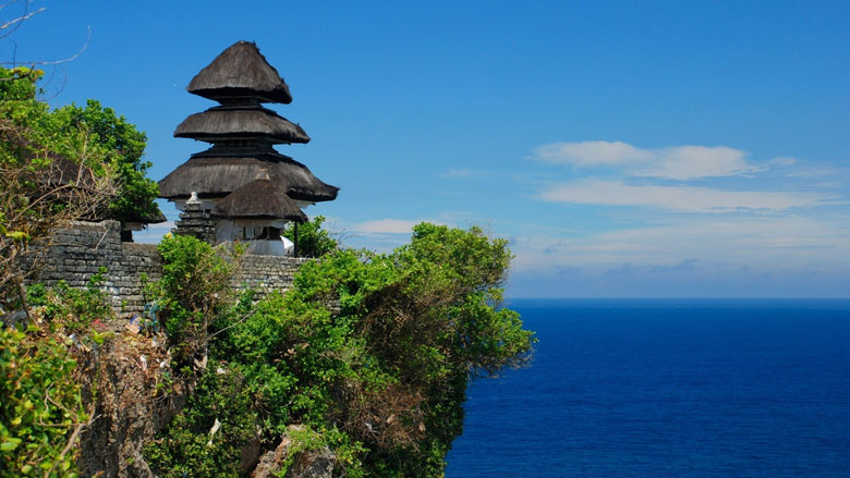 uluwatu-temple-over-sea